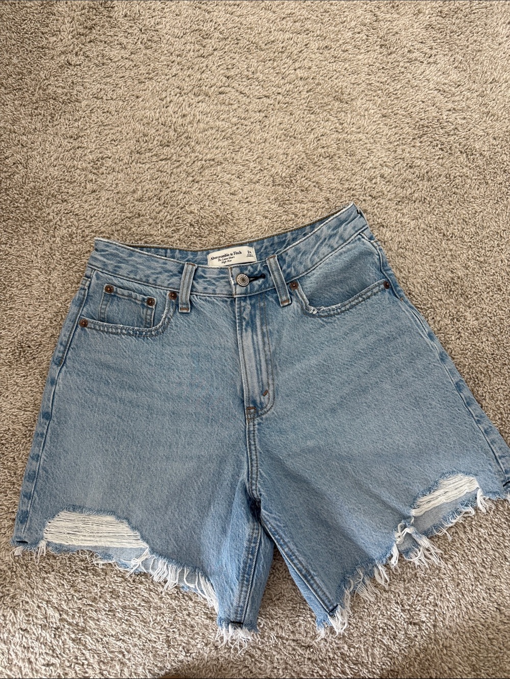 Abercrombie & Fitch Loose Short High Rise - Picture 3 of 4